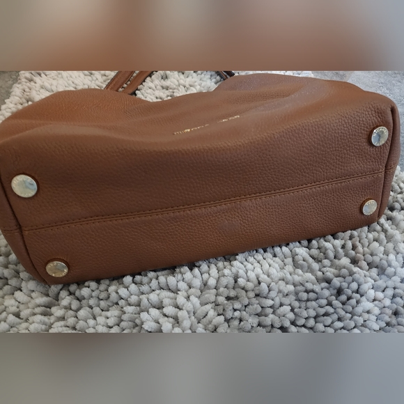 Michael Kors large camel shoulder bag - Picture 2 of 4